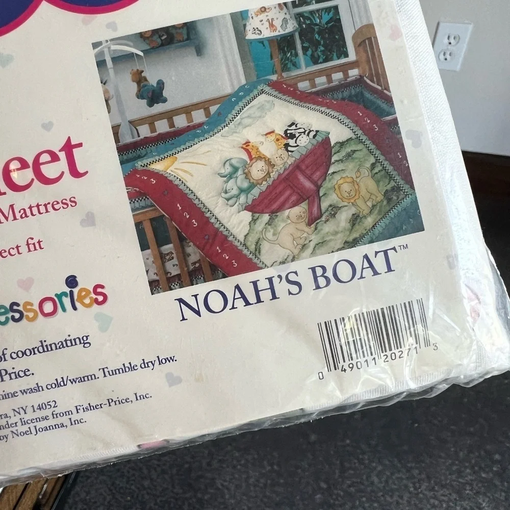 Vintage Crib Sheet Fisher Price/ Toddler Mattress Sheet‎ Standard 28 x 52 Inches